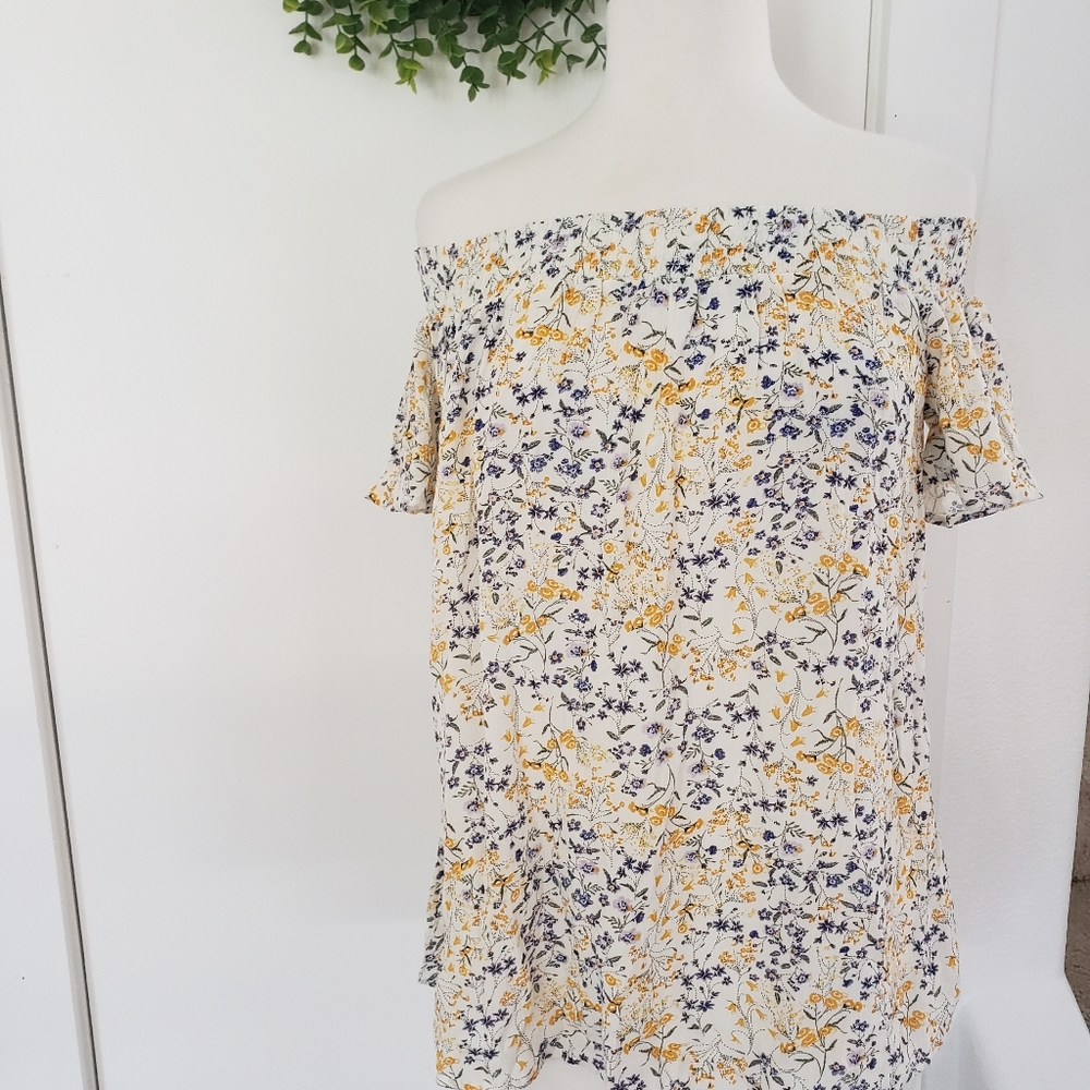 Oldn navt off the shoulder blouse